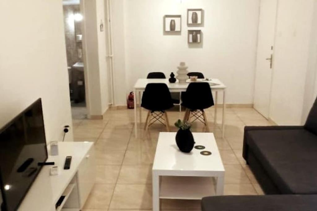 Pagrati Apartment Διαμέρισμα Παγκράτι 아테네 외부 사진